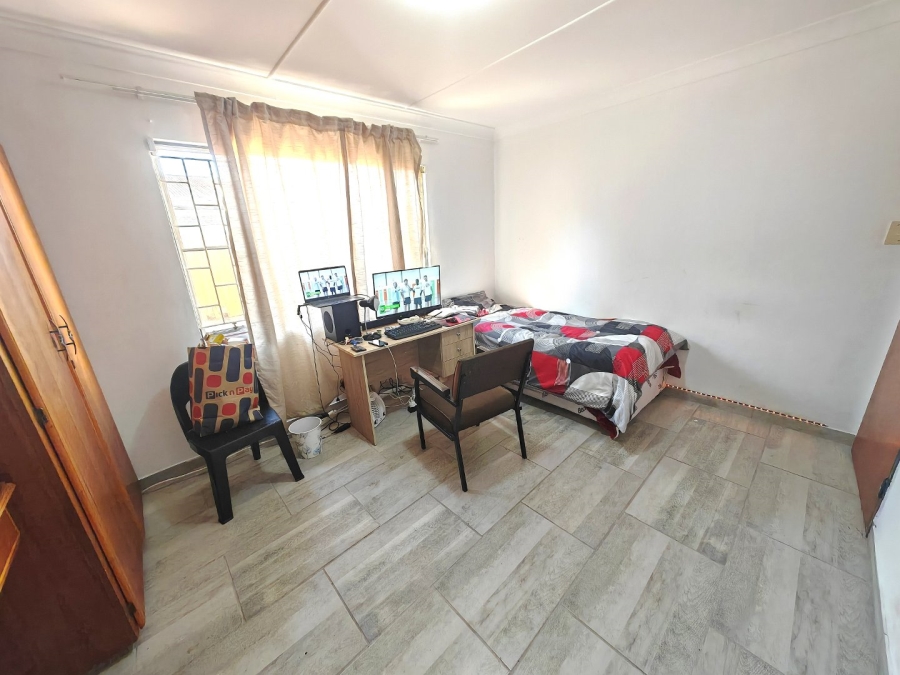 10 Bedroom Property for Sale in Brandwag Free State
